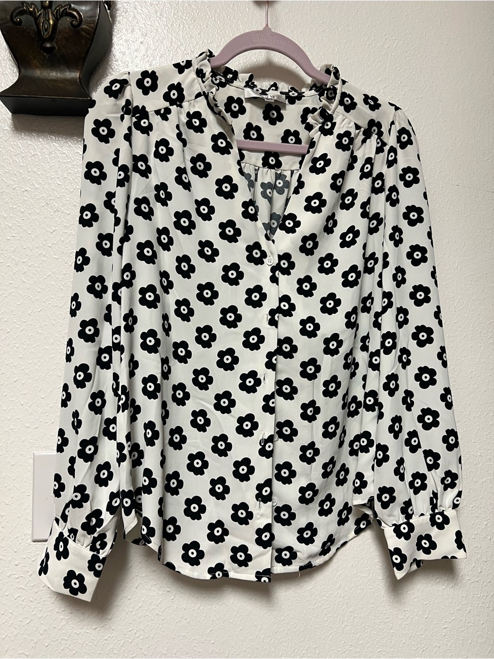 Ovi Black and White Floral Button-Front Blouse